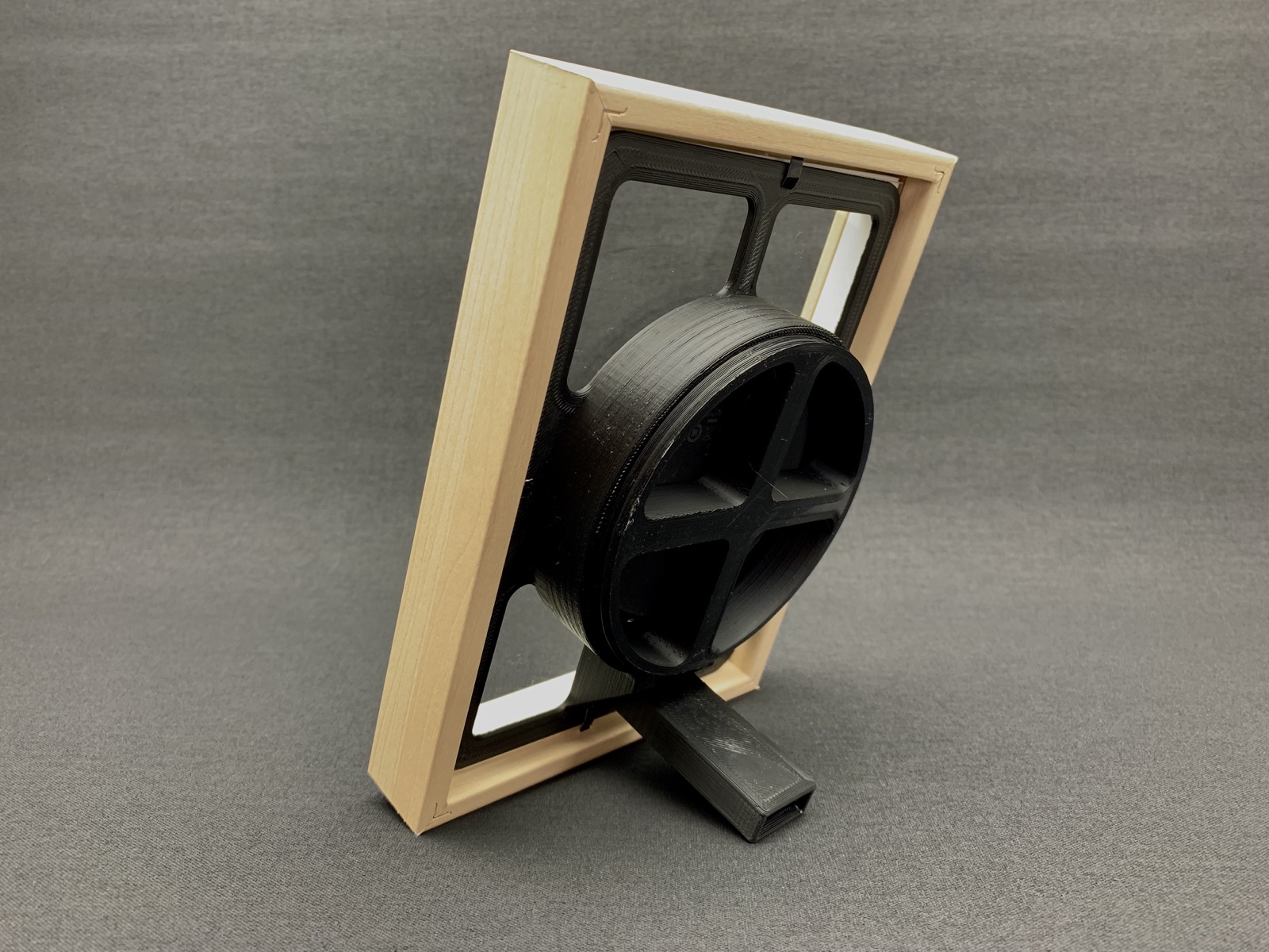Qi charger picture frame insert